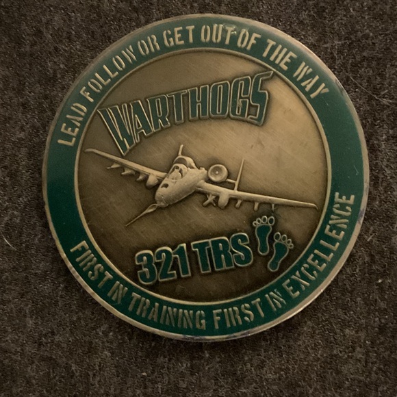 Warthogs 321 TRS Challenge Coin - Green and Gold - Picture 1 of 2
